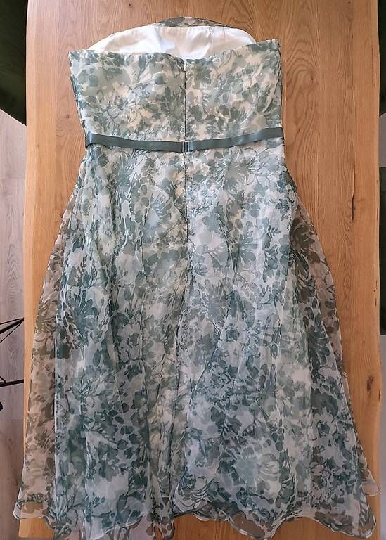 Kleider: Abendkleid/Cocktailkleid  – Gebraucht aus Zürich von daj_w7nd 1