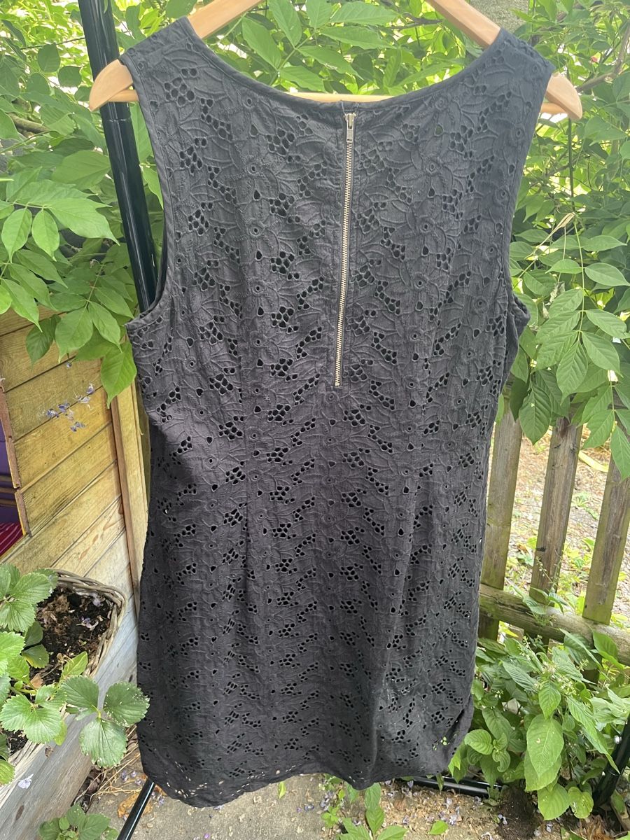 Kleider: Schwarzes grob Spitzen Kleid  – Gebraucht aus hüntwangen von Fiorenzaanna 1