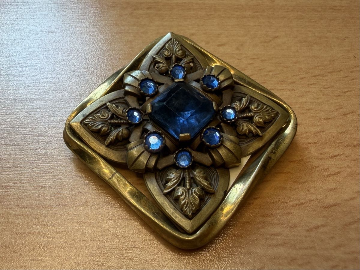 Broches & Aiguilles: Antike Brosche mit blauen Steinen – D'occasion à Lamone par LaCantinaMagica 4