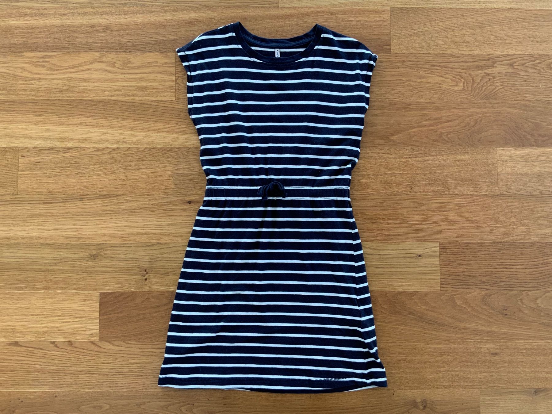 Only Kleider & Röcke: Kids Only Kleid Gr. 122/128 – Gebraucht aus Niederstetten von Elmar77