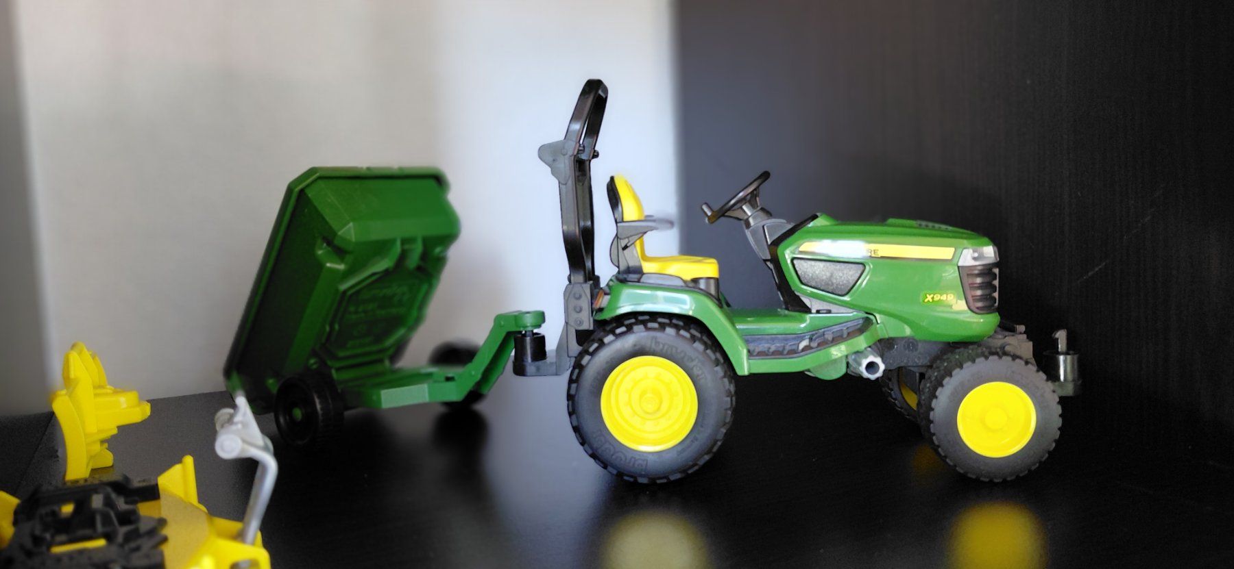 Bruder Giocattoli: Bruder John Deere Rasentraktor – Usato da Linthal venduto da Suzan9 3