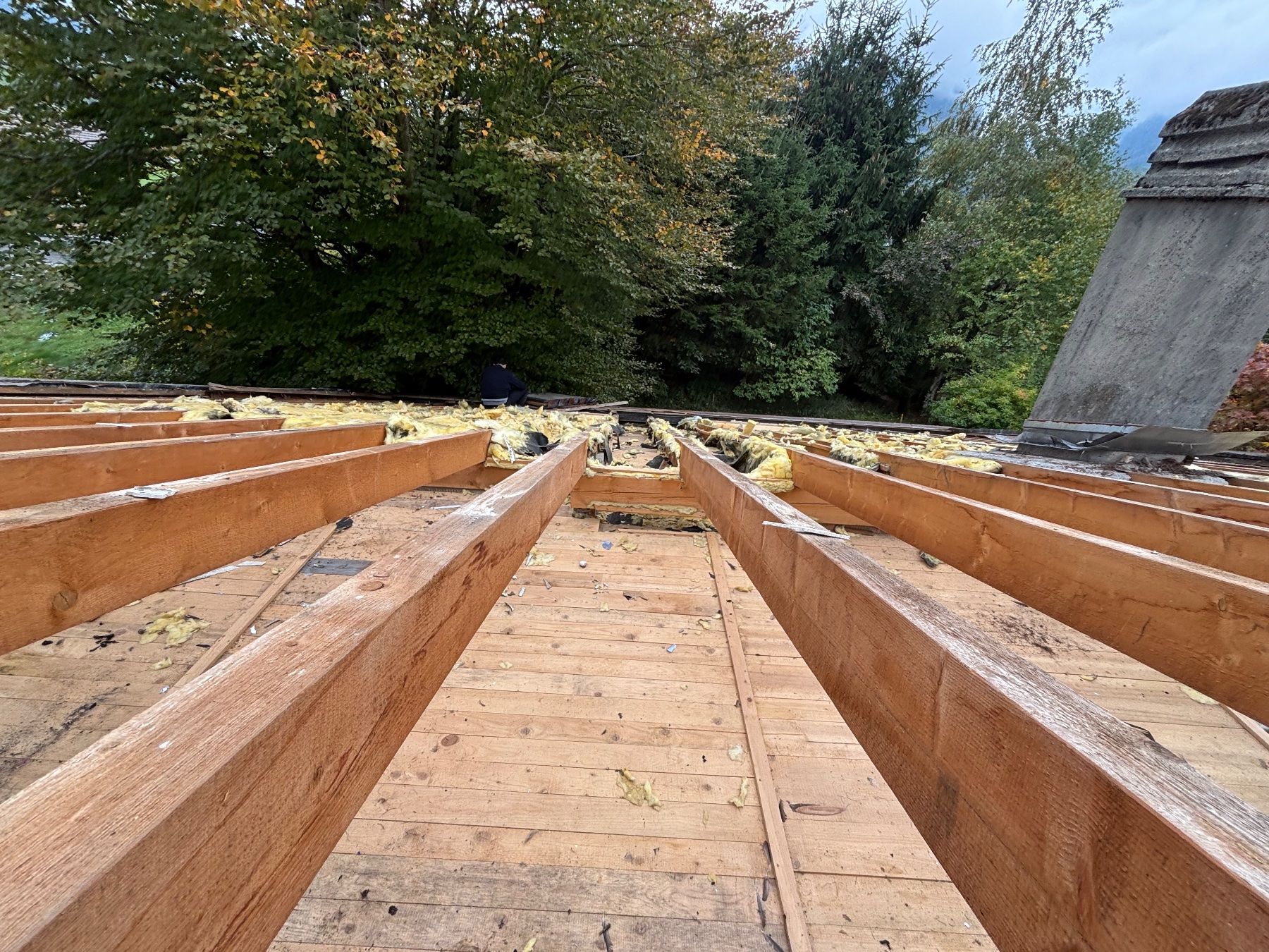 Gartenhäuser & Gewächshäuser: Charpente excellent état – Gebraucht aus Montreux von elo_c6bf 1