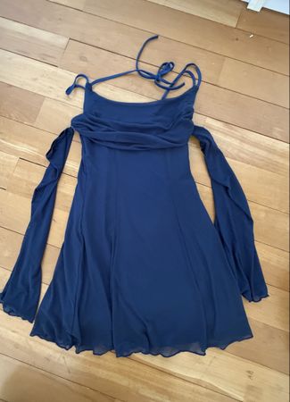 Kleid blau kurz mit abnehmbaren Ärmeln guter Zustand