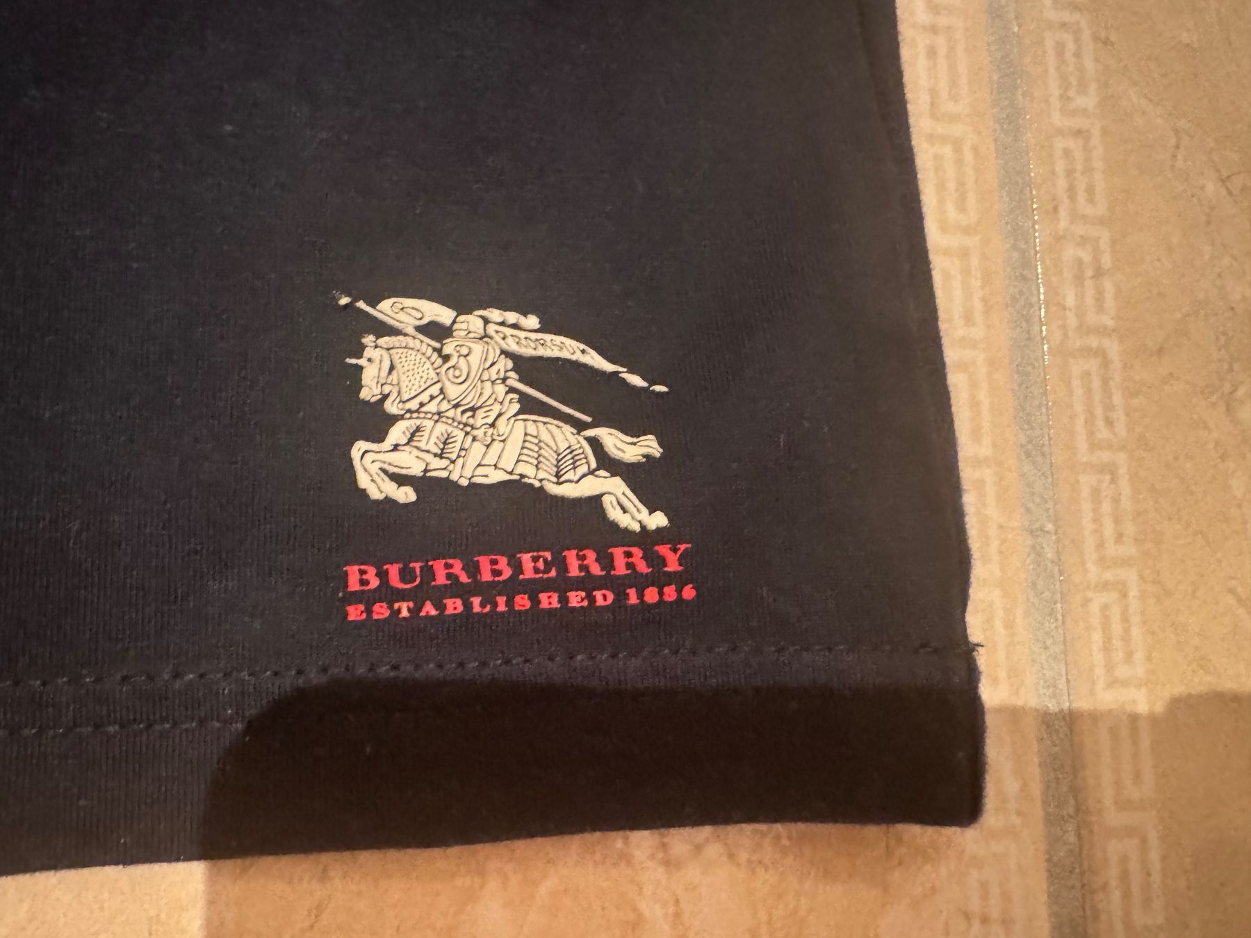 Burberry Camicie, T-shirt & Polo: Burberry wunderschönes Shirt, 3J 98 – Usato da Klingnau venduto da Markus14 4