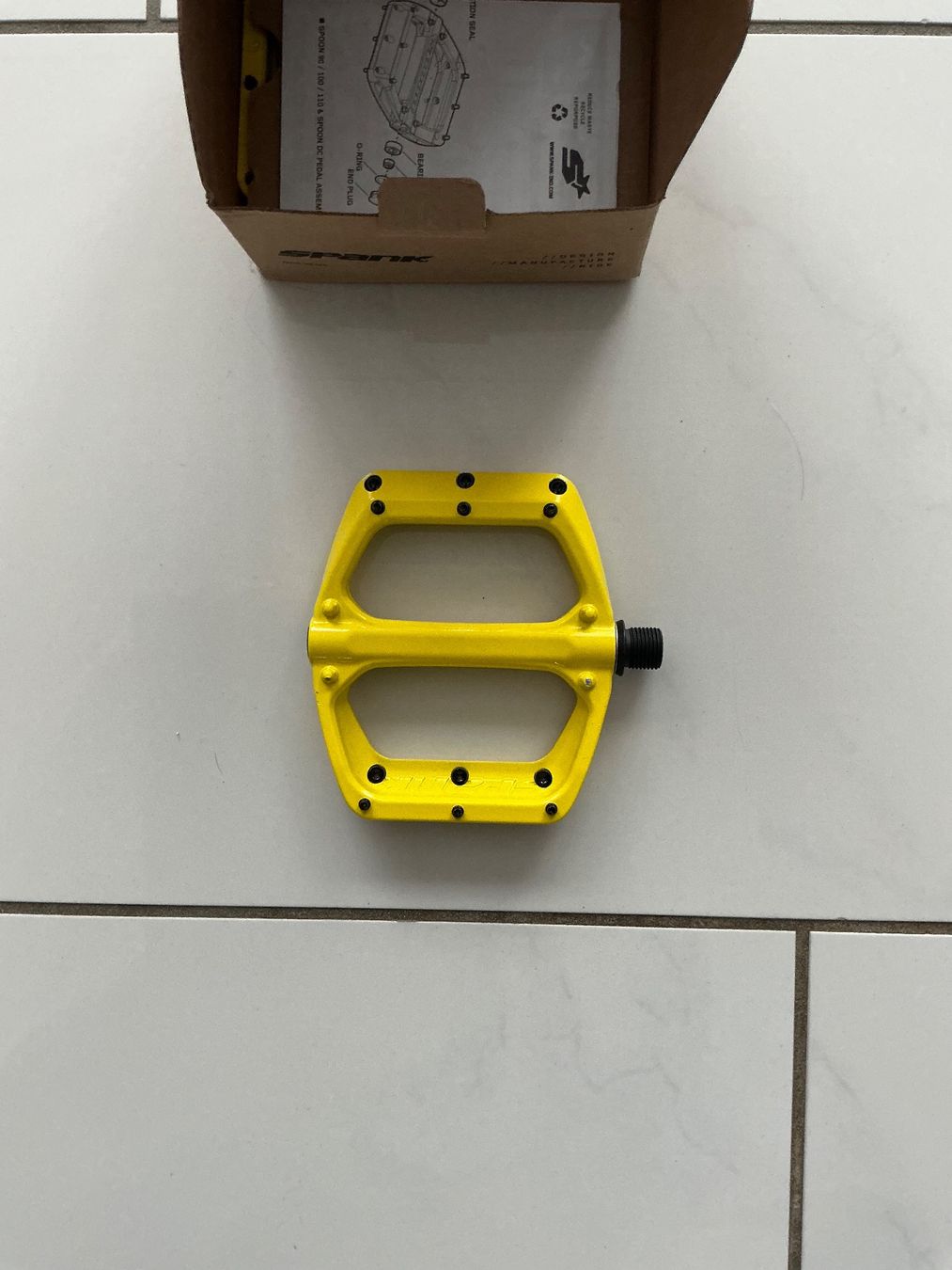 Pezzi di ricambio: Neue Flat Pedalen Spoon DC – Nuovo e nell'imballaggio originale da Biel-Benken BL venduto da Sahra1 2
