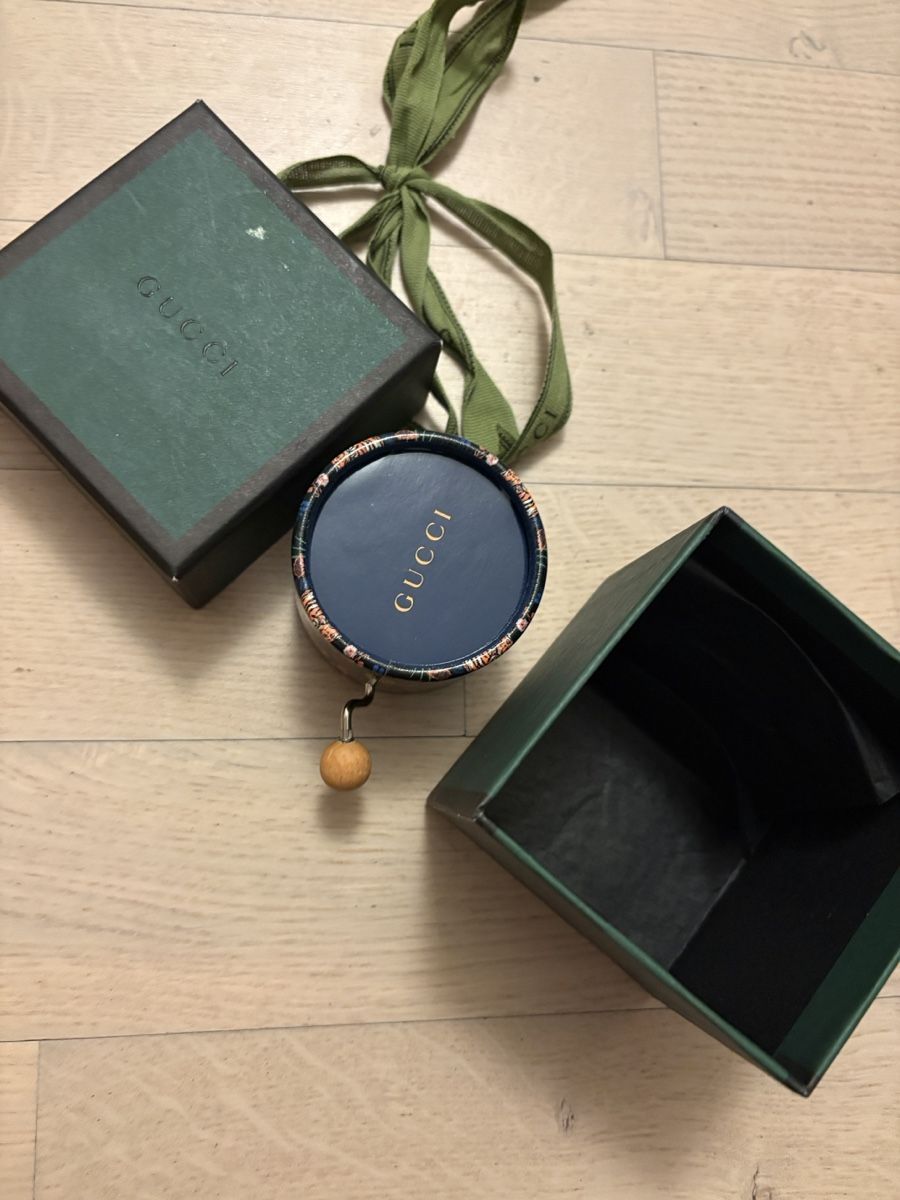 Carillon: Gucci Music Box – Usato da Nyon venduto da My_wardrobe