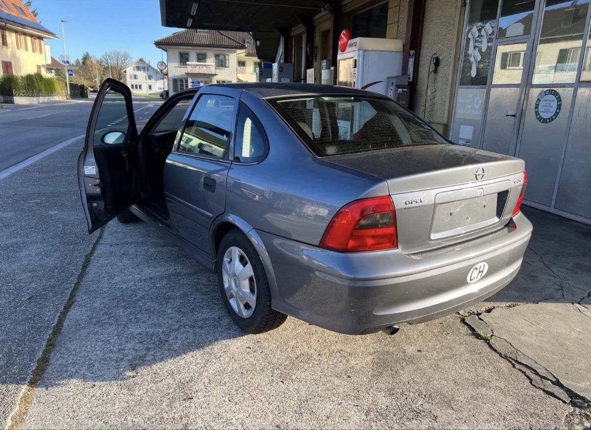 Opel Automobili: Opel Vectra 2.2 – Difettoso da Halten venduto da deli95 3