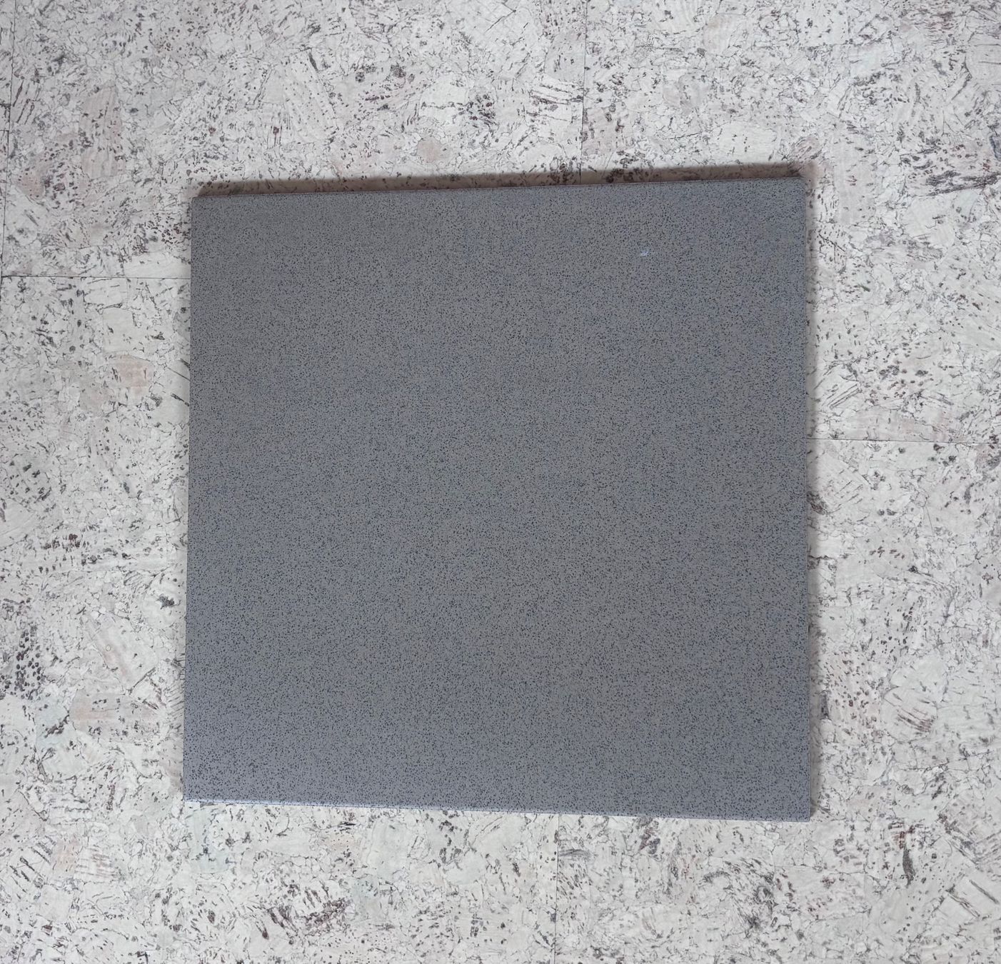 Bodenbeläge: Bodenplatten zu verkaufen – Neu und originalverpackt aus Koppigen von alfa35 1
