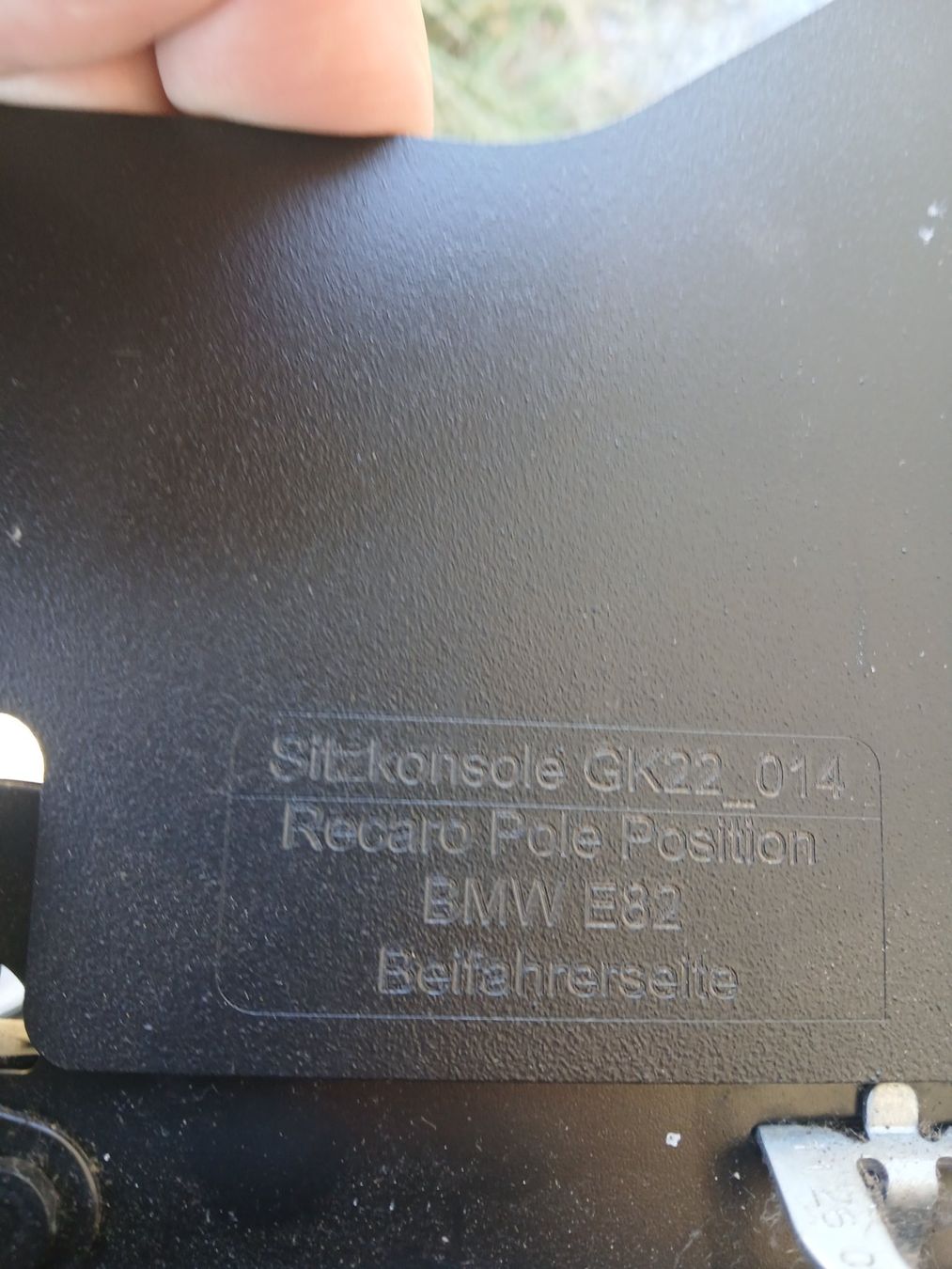 BMW Tutti pezzi di ricambio auto: Sitzkonsolen BMW E82 – Usato da Epauvillers venduto da Cello1966 5