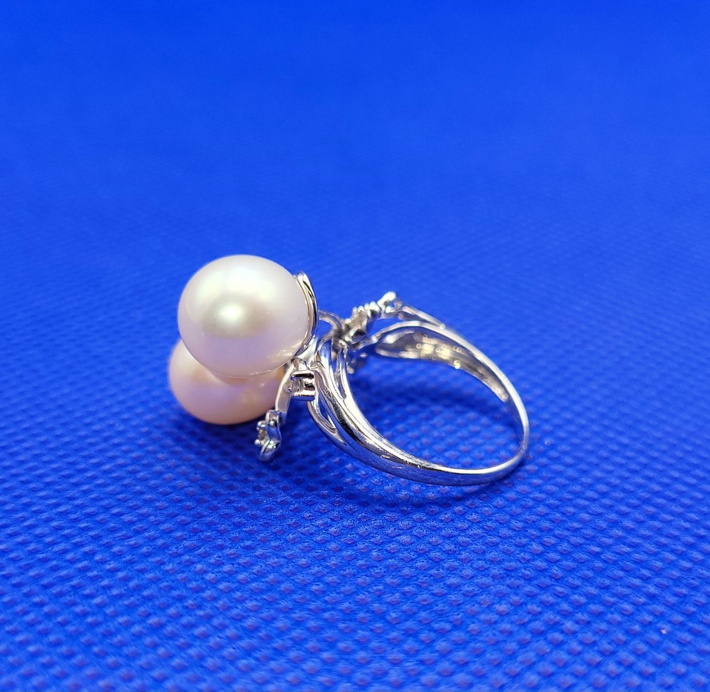 Anelli: 585 Weiss Gold Ring Mit Brillanten Und  Perlen – Usato da Wald ZH venduto da Aniade 2