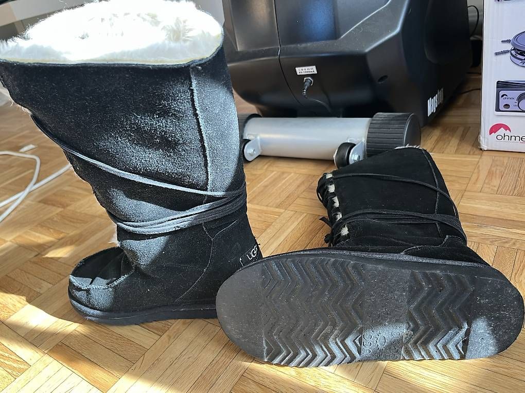 Damenschuhe: Ugg schnür Boots  – Gebraucht aus Baar von MelMel04 2