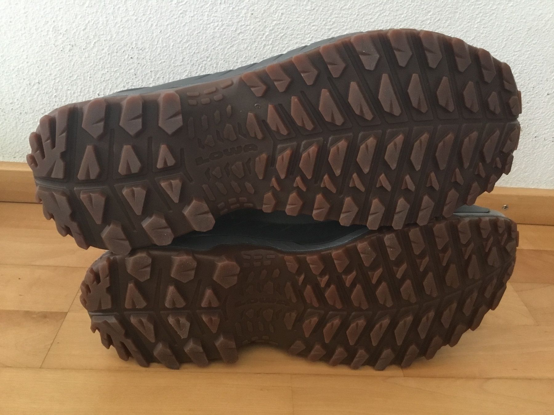 Lowa Herrenschuhe: Lowa Gore Tex Wanderschuhe, Men, Gr. 43.5, Neu – Neu (gemäss Beschreibung) aus Chur von Jacky17 5