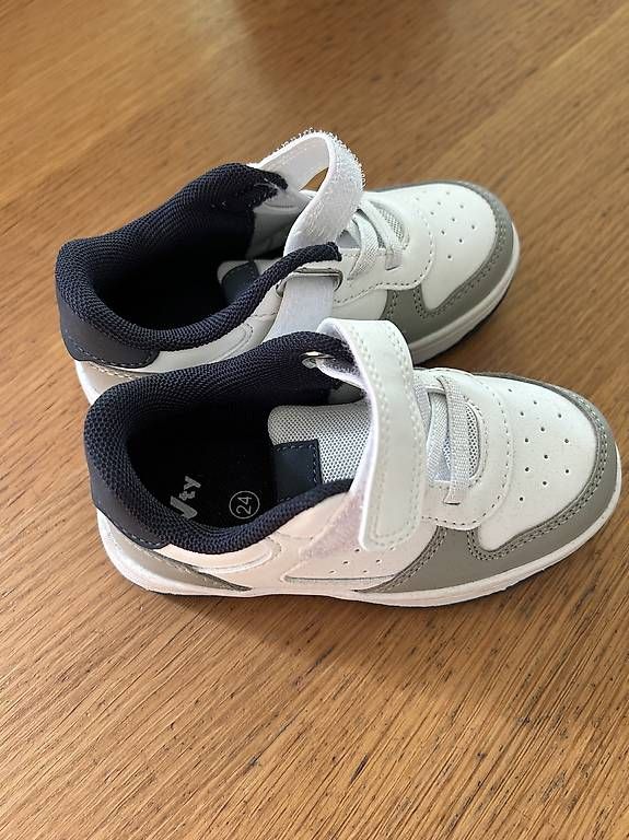 Scarpe per ragazzi: Schuhe Victory Grösse 24 – Usato da Seon venduto da Aberhallo3 1