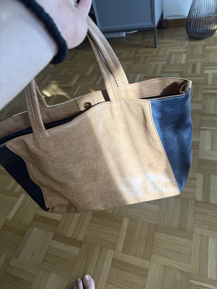 Desigual Taschen für Damen: Desigual Patchwork Tasche Lederlook - Top Zustand - CHF 45 – Gebraucht aus Allschwil von ysc_wt7c 1