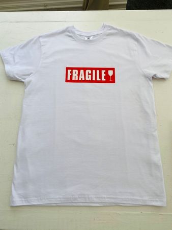 🟢 T-Shirt FRAGILE NEUF / NEU taille XL 100% coton / blanc