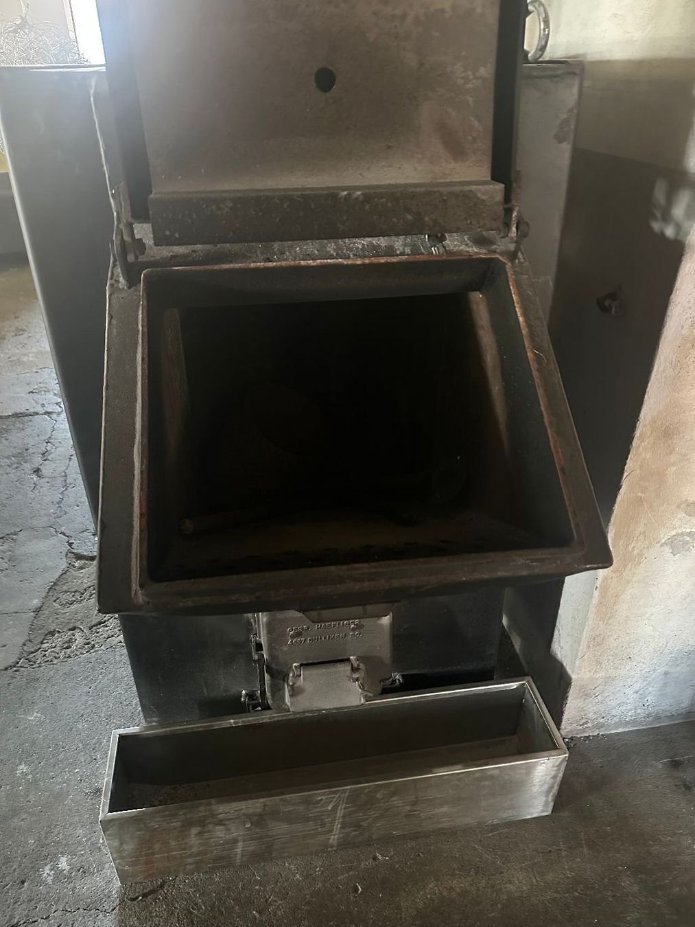 Altri mobili d'antiquariato: Werkstattofen – Usato da Dietikon venduto da boot32 2