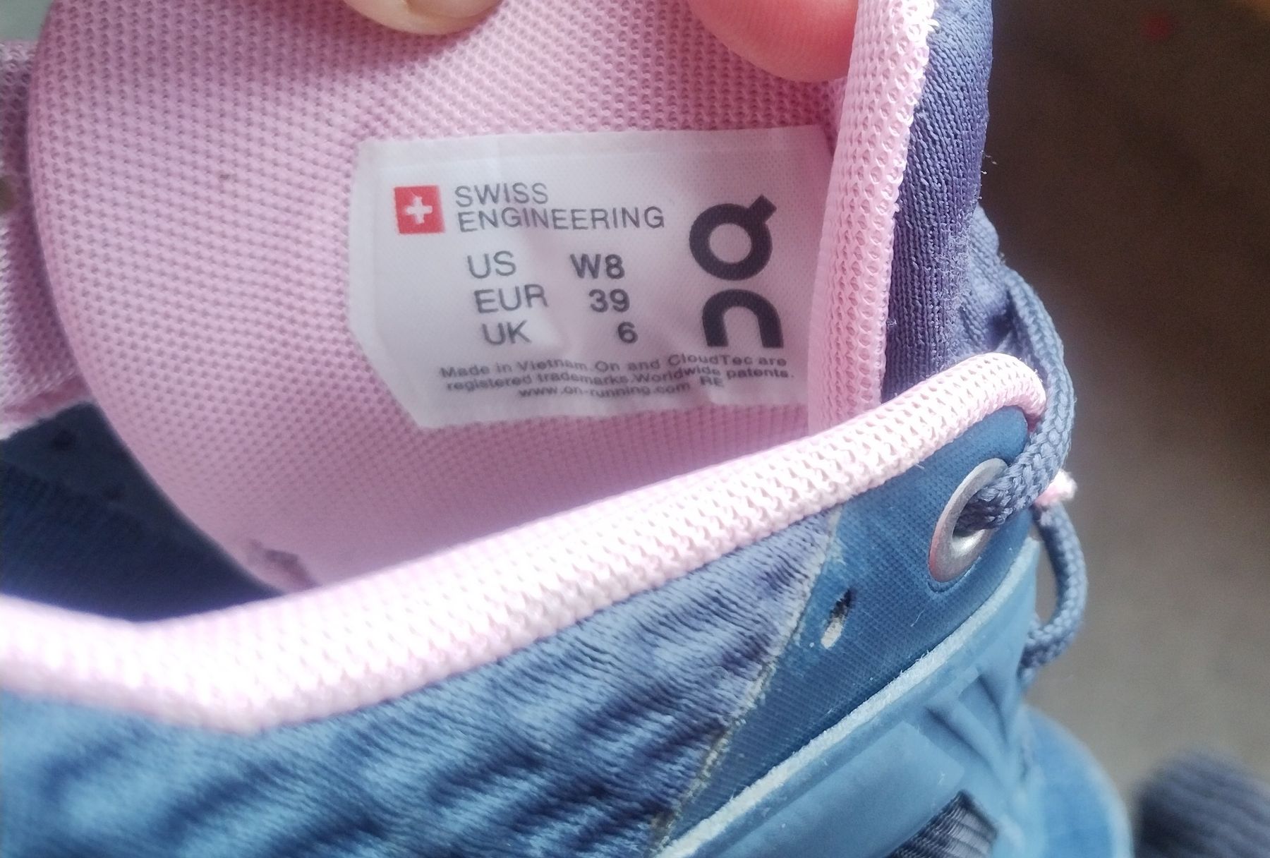 On Chaussures femmes: On Running Schuhe Grösse 39 – D'occasion à Schiers par bak007 1