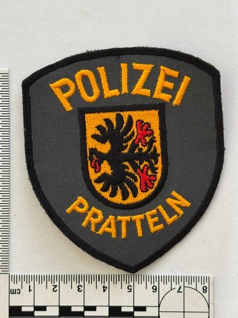 Placchette & Badge: 1 Polizei Abzeichen Polizei Pratteln/BL – Nuovo (secondo la descrizione) da Zürich venduto da Policepatch