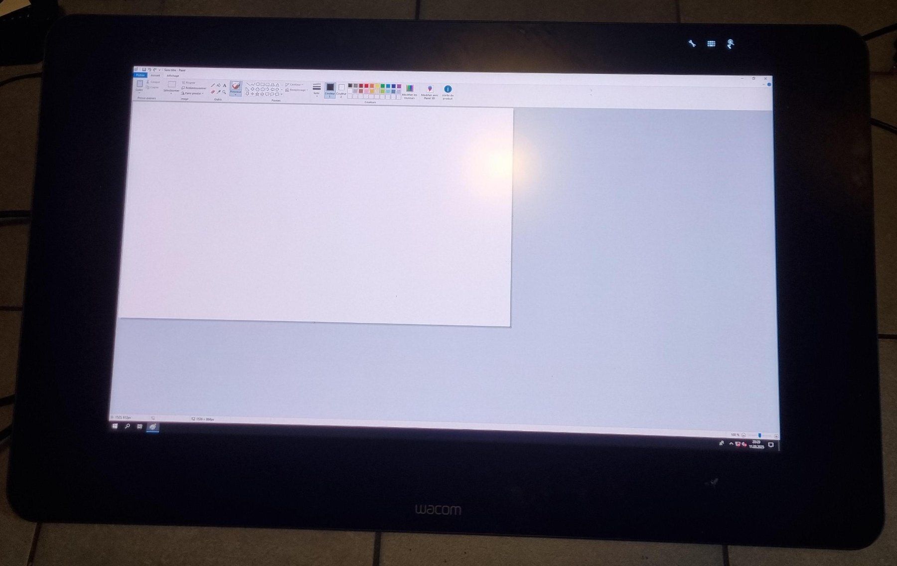 Wacom Tablet PC: WACOM Cintiq 27QHD – Usato da Collonges venduto da arashee 3