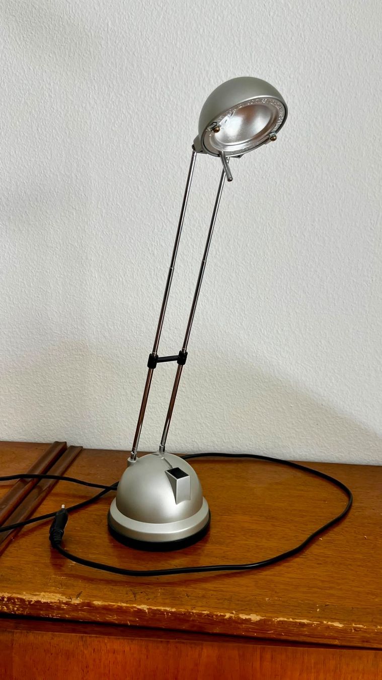 Lampen: Schreibtischlampe, silber, verstellbar – Gebraucht aus Münchenstein von sil_h6c9 1
