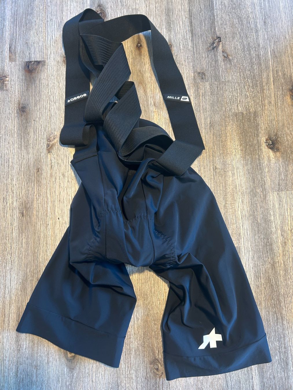 Assos Pantaloni: MILLE GT Bib Shorts S11 – Nuovo (secondo la descrizione) da ossingen venduto da zzazza