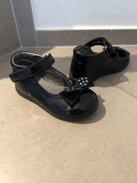 Schuhe für Jungen: LaCK ScHüeLi – Gebraucht aus Winkel von zeho 5