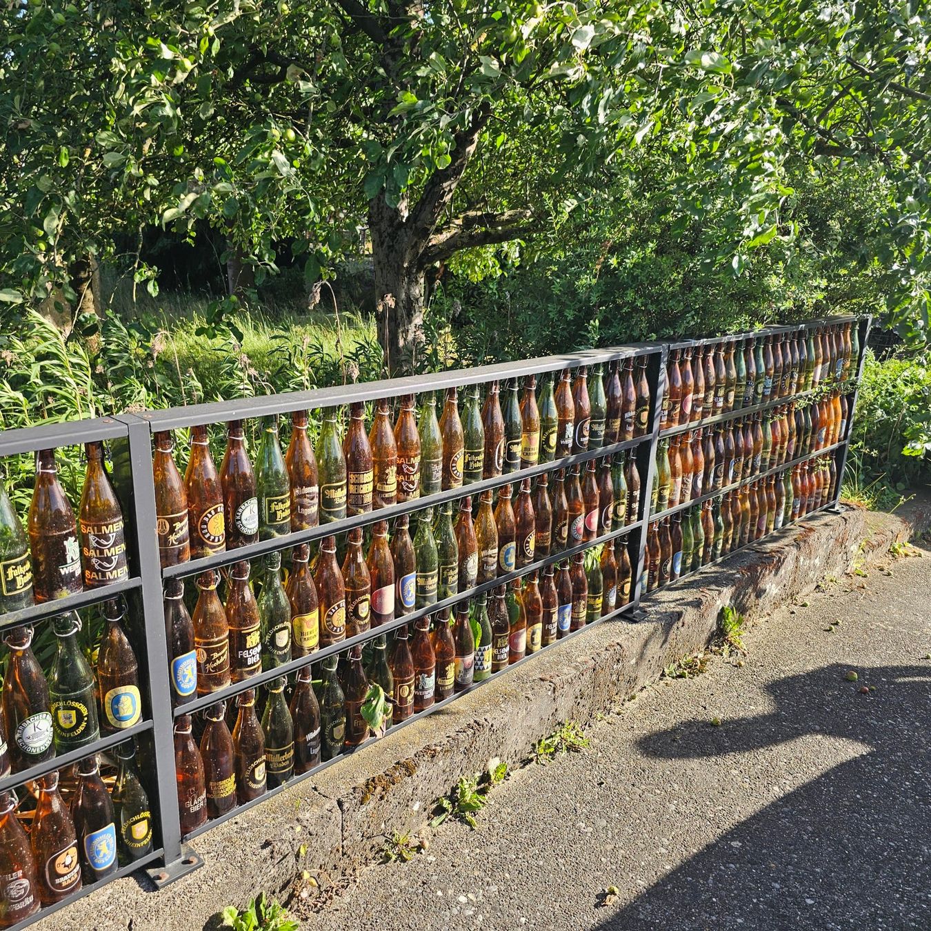 Regale: Bierwand, Geländer, Dekowand, Bierflaschen – Gebraucht aus Stein AG von Banholzbewohner 1