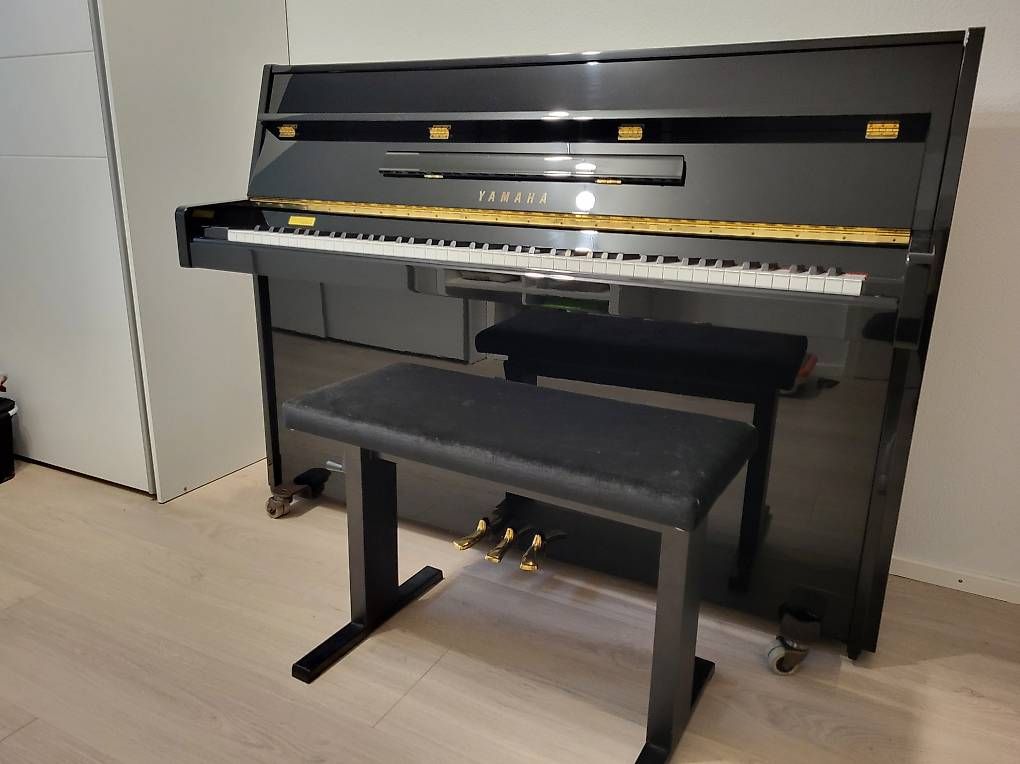 Strumenti musicali: Yamaha Klavier – Usato da Langrickenbach venduto da Chevy012 1