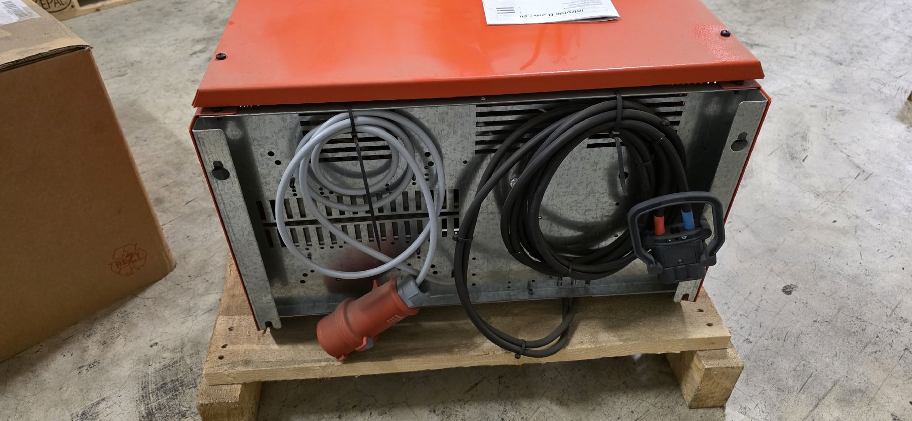 Ladegeräte: Linde Ladestation, – Neu und originalverpackt aus Lützelflüh-Goldb von Rampenverkauf_72_ 5