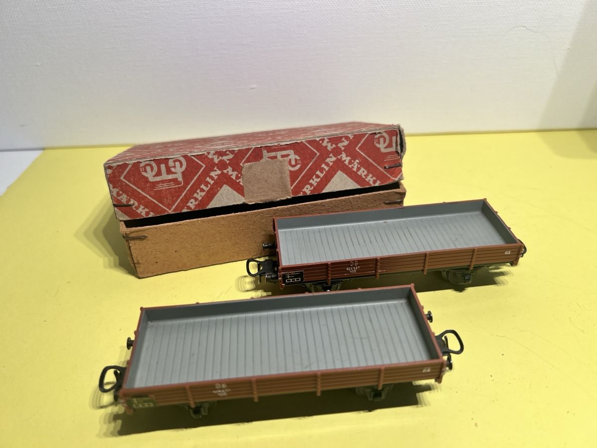 Märklin Modelleisenbahnen: 2x Märklin Flachwagons HO  – Gebraucht aus Weinfelden von Kammerflimmern