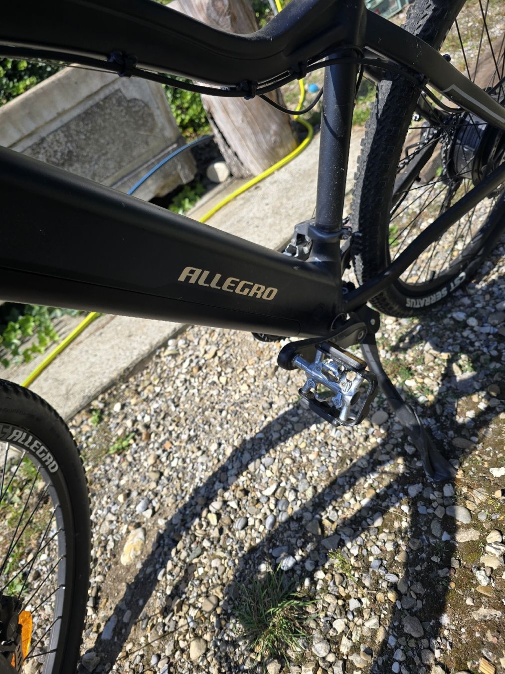 Velos: Allegro cross tur ll axu 04.19 zoll grau 25km 4 jahre ald – Gebraucht aus Rüegsbach von Z.tristan 2