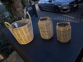 Körbe und Windlichter aus Rattan, 3er Set,