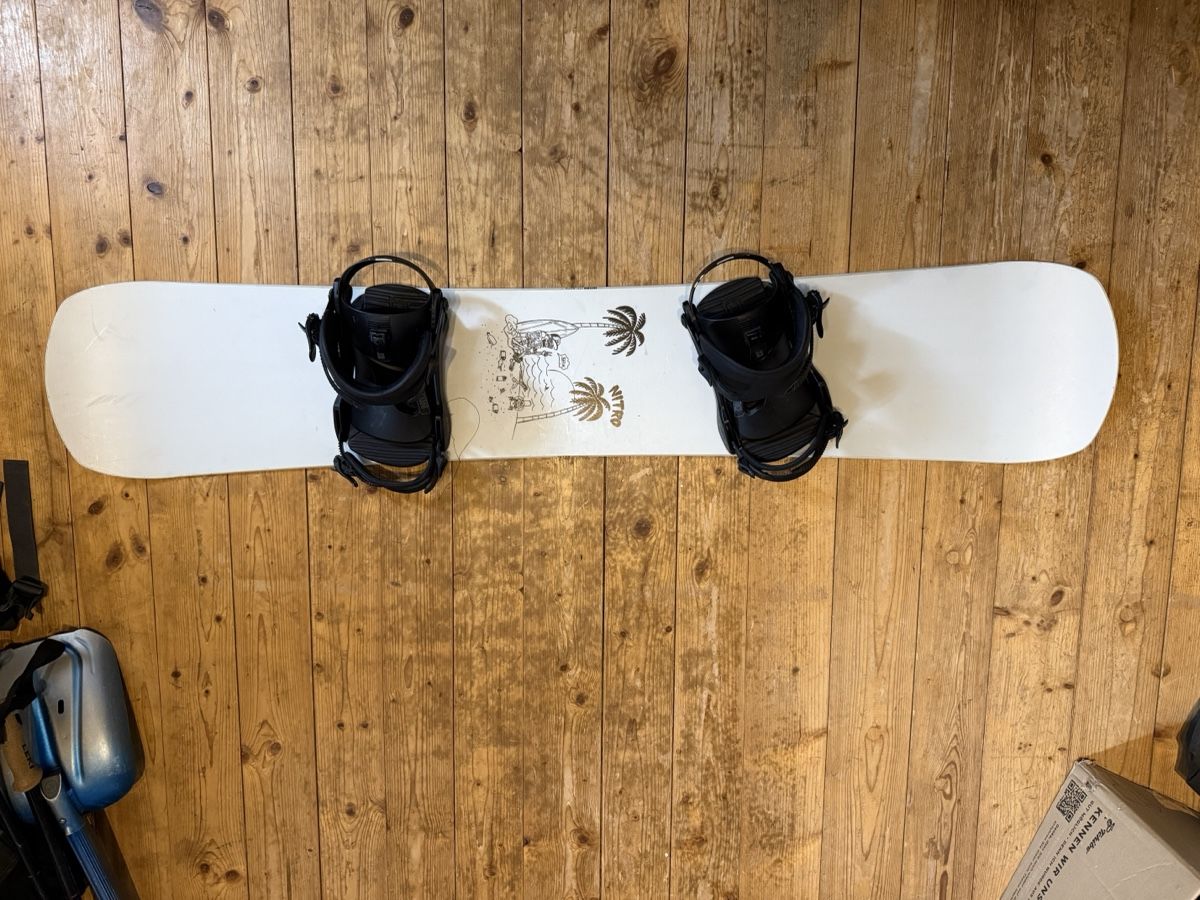 Snowboard Nitro Boards: Nitro Snowboard 154cm mit Bindung grösse M preisVerhandelbar – D'occasion à Rodersdorf par Everything.ch