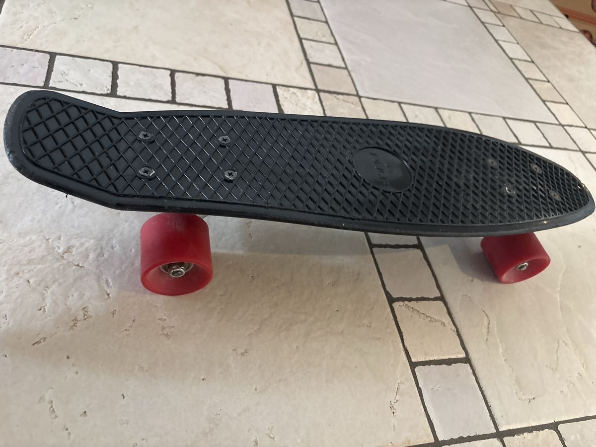 Skateboards: Miniboard in Schwarz – Gebraucht aus Arisdorf von SaleSomeThings