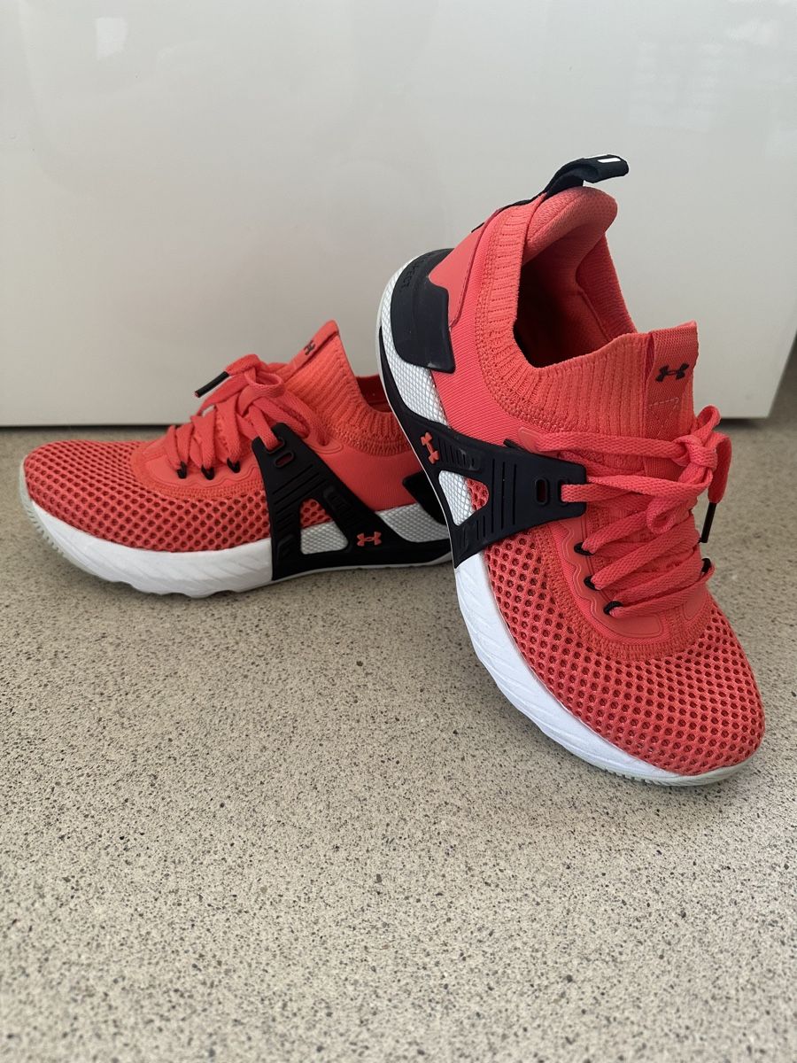 Under Armour Scarpe da donna: Under Armour Sneaker 38 Dwayne Johnson – Usato da Schlieren venduto da cor_jgb7
