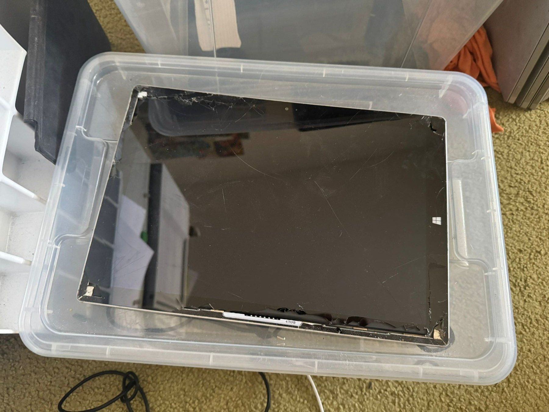Microsoft Tablet PC: Surface Pro 3 - 64GB !! ungeprüft !! – Difettoso da Olten venduto da HoYa01