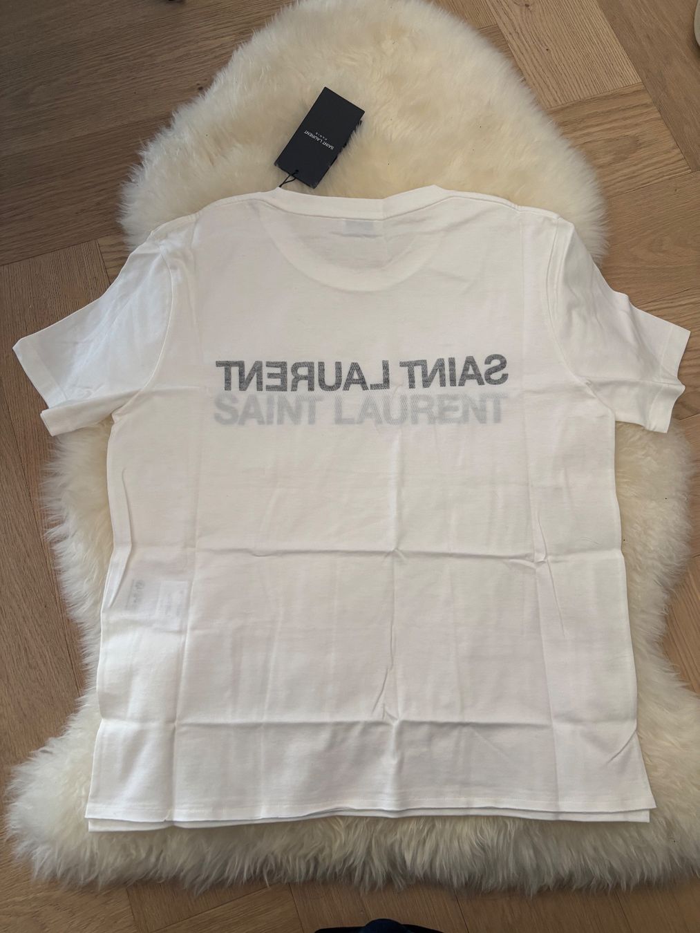 Saint Laurent T-shirt: Saint Laurent T Shirt – Nuovo e nell'imballaggio originale da Zürich venduto da cvr_lv6d 1