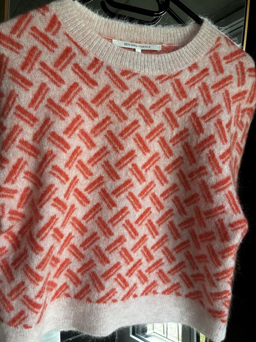 Maglioni & Felpe: Second Female! super toller neuer Strickpullover – Nuovo e nell'imballaggio originale da Winterthur venduto da Mitschg 1
