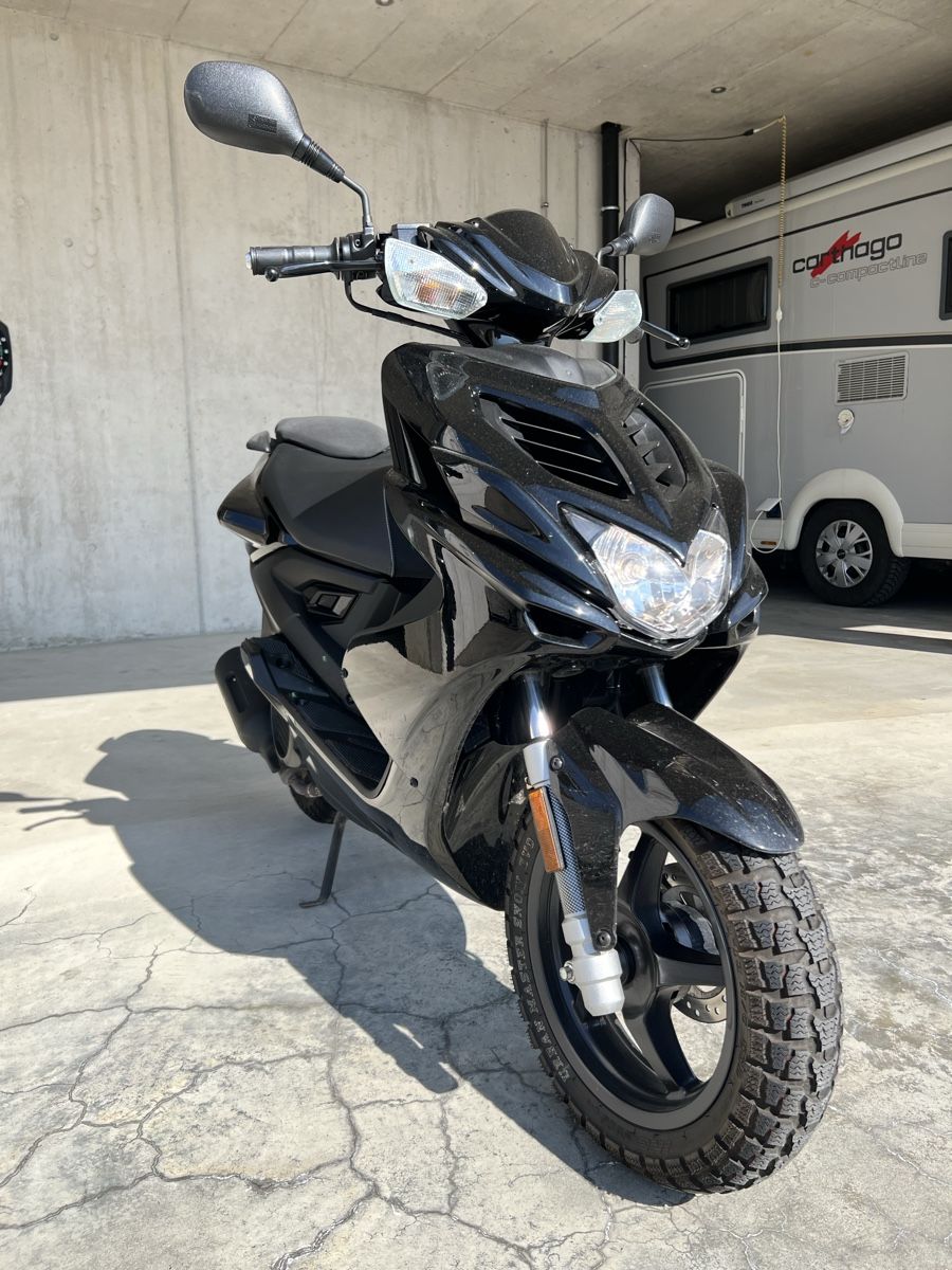 Yamaha Scooter: Yamaha Aerox 50 Roller, 2021 – Usato da Oensingen venduto da Pdealer