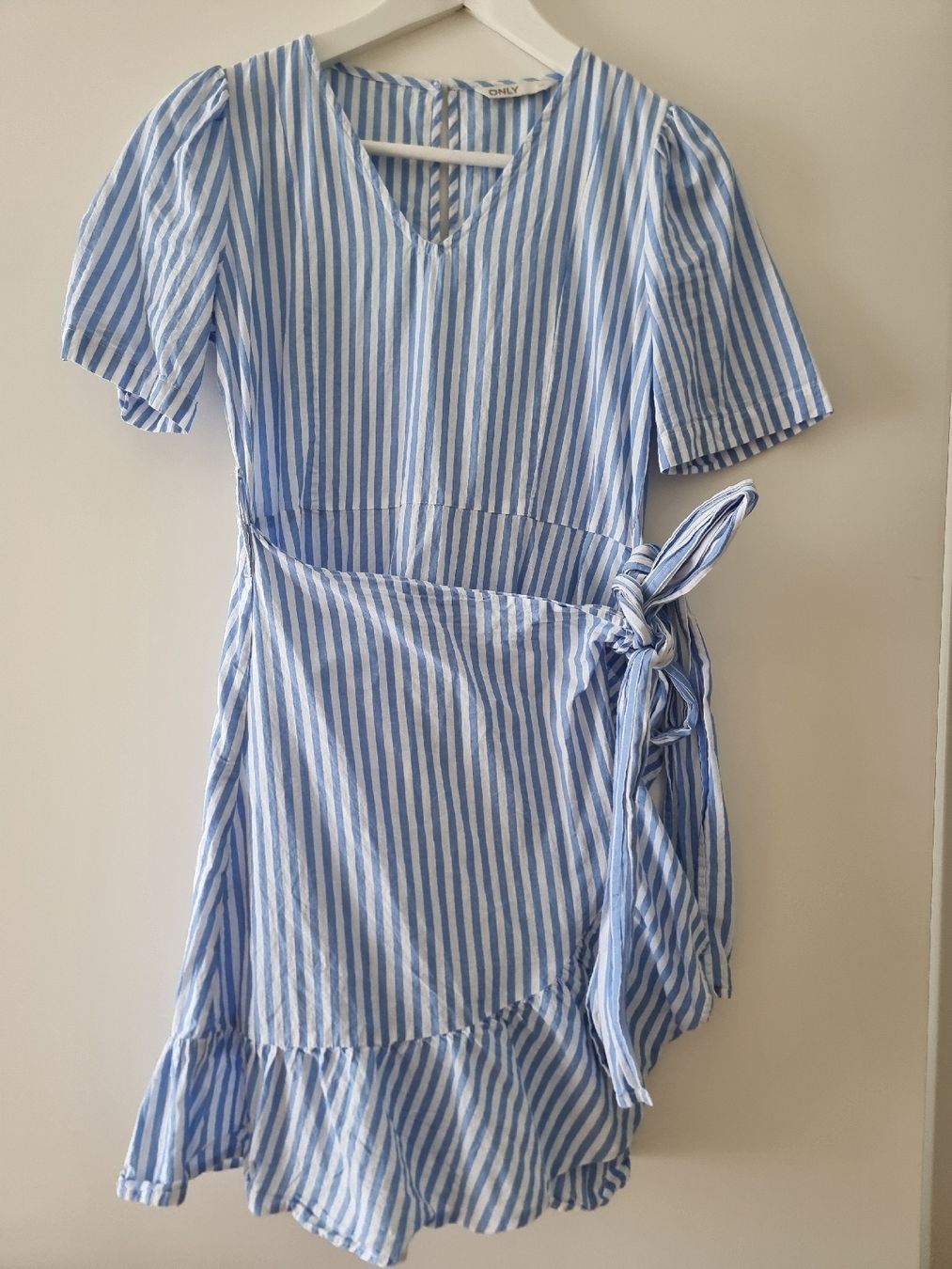 Only Vestiti: Wickelkleid – Usato da Affoltern am Albis venduto da Ebruli89
