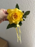 Künstliche Rose Gelb mit Blättern und Band neu