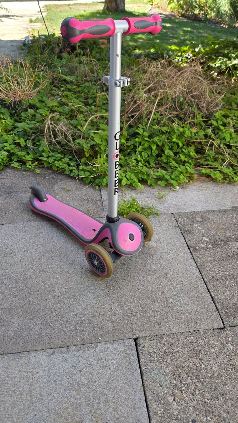 Globber Fahrzeuge für Kinder: Globber Kinderroller pink 3-Rad gebraucht – Gebraucht aus Roggwil BE von Freecer