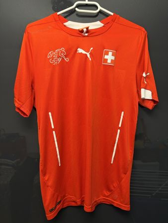 Schweiz Fussball Trikot Puma rot Grösse M guter Zustand
