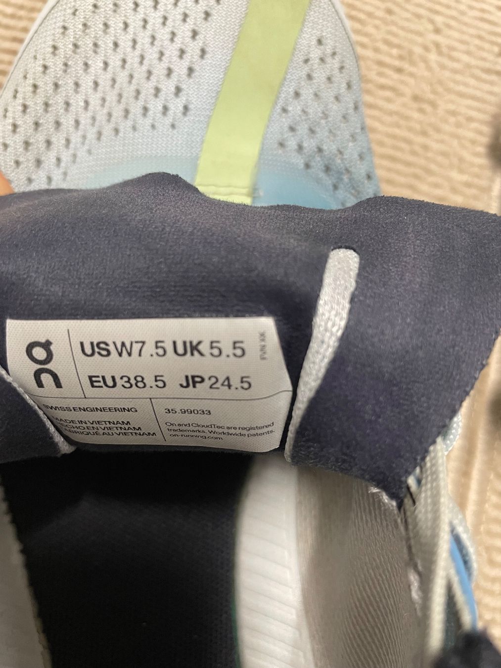 On Scarpe da donna: Gebrauchte ON Schuhe blau – Usato da Schaffhausen venduto da kon_9tj8 4