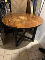 Table ronde vintage - charme rustique!