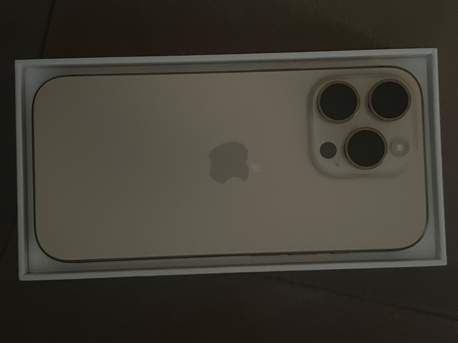 Apple Telefoni cellulari / Smartphones: Apple iPhone 16 Pro neu – Usato da Oftringen venduto da Jamie3664 2