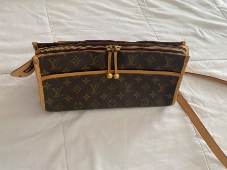 LOUIS VUITTON Popincourt Long Monogram Canvas, 30x15cm