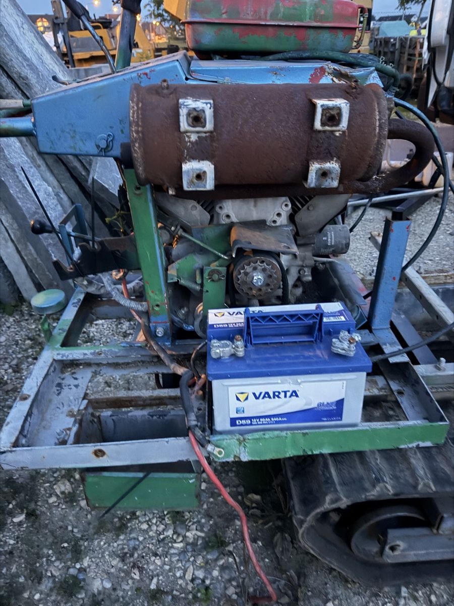 Tutte le macchine: Raupentransporter mit Benzinmotor gebrauchter Zustand – Usato da Schlieren venduto da Nikola040 2