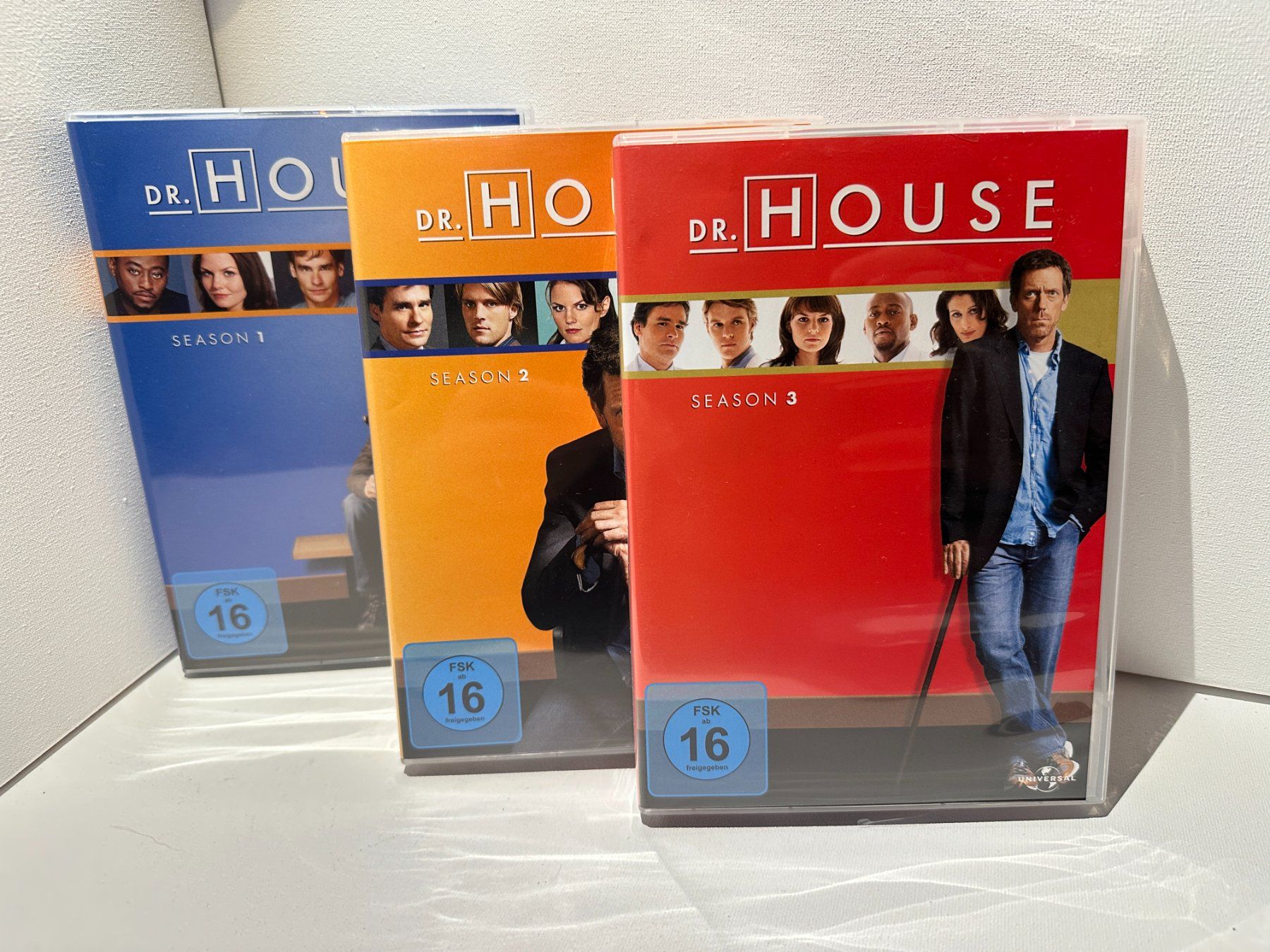 Tutti i DVDs: Dr. House Staffeln 1 - 3 – Usato da Seewen SO venduto da DVD-Movie-Fan