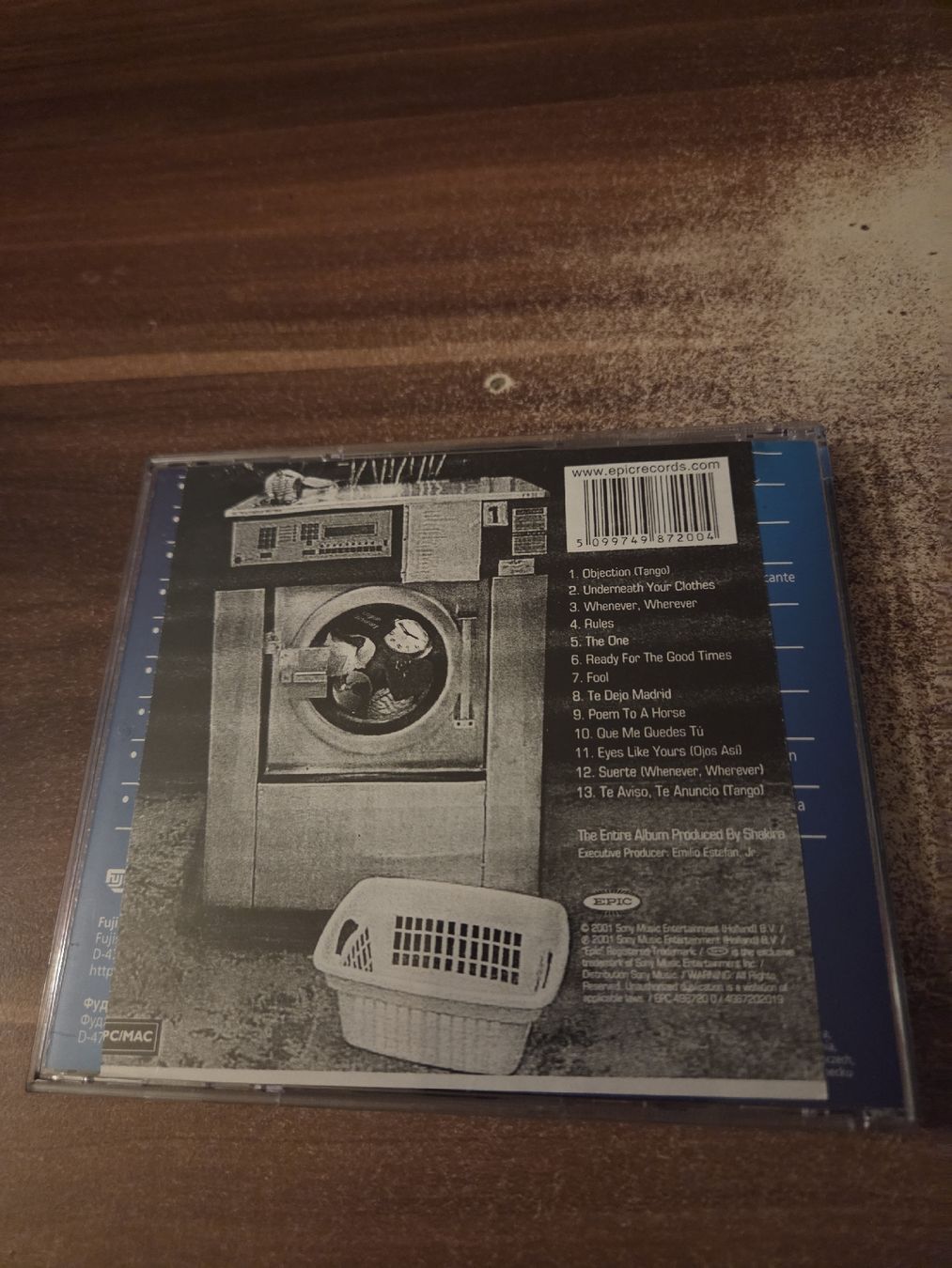 CDs: Shakira - Laundry Service – D'occasion à Wattenwil par Mage66 1